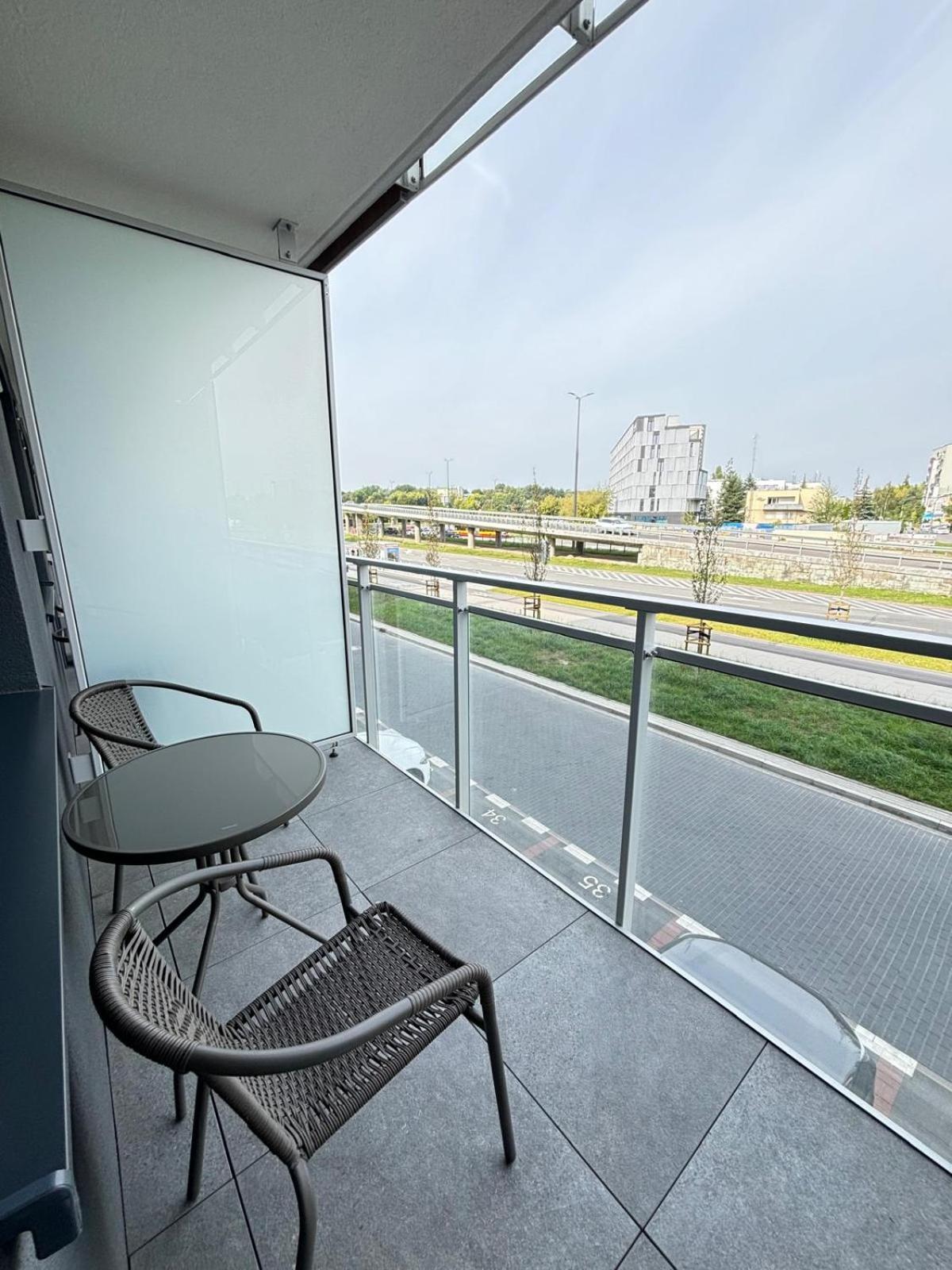 Hello Apartments Pileckiego Warsaw Ngoại thất bức ảnh